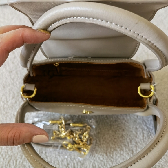 Genuine Leather Purse. - Picture 5 of 8